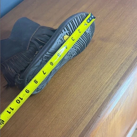 Manitobah Mukluks Okotoks boots in a brown or cocoa grain leather finish new !! - Picture 9 of 9